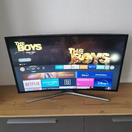 Terrassenwohnung Mit Toller Aussicht & Zentrumsnah Apartmán