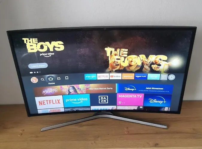 Terrassenwohnung Mit Toller Aussicht & Zentrumsnah Apartman